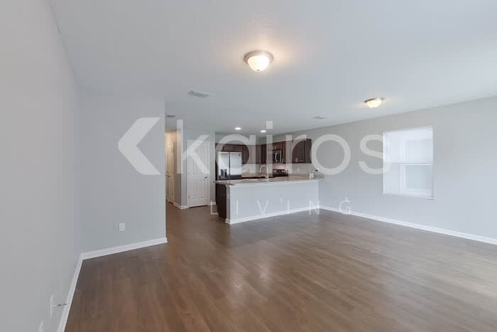 1319 Mull Street – photo 4