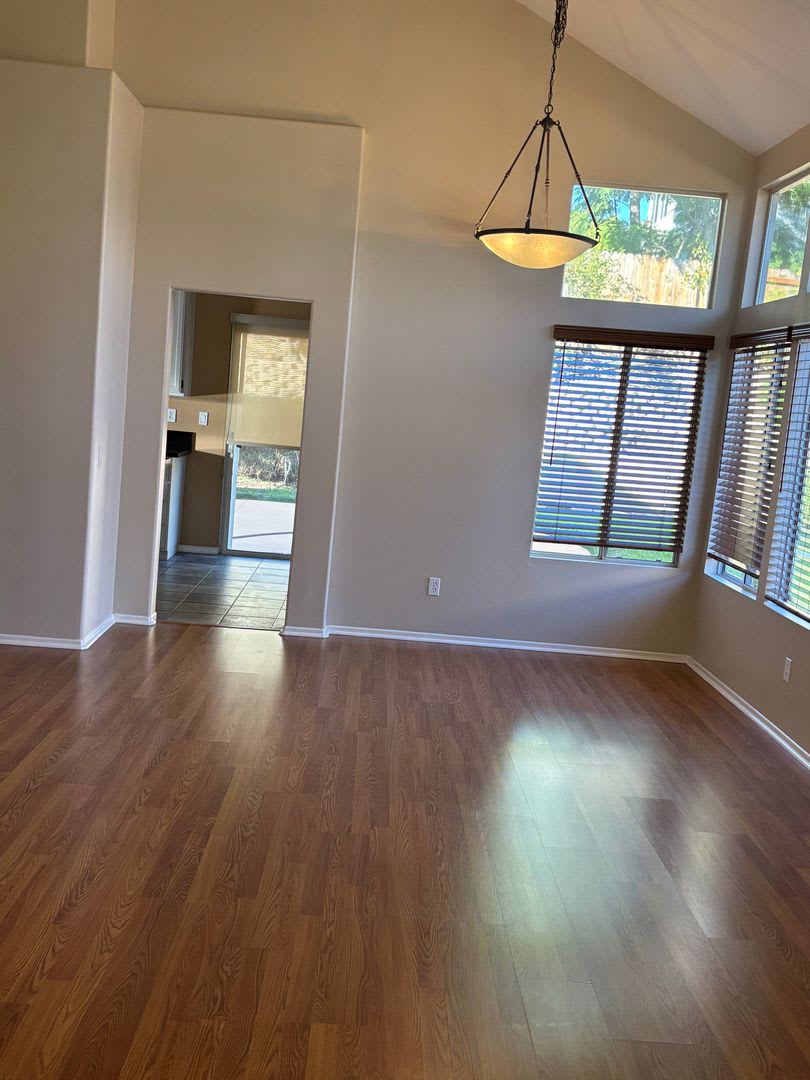 Beautiful 4 Bedrooms 2 Full Bathrooms Tenant Occupied Please Call To Schedule – photo 3