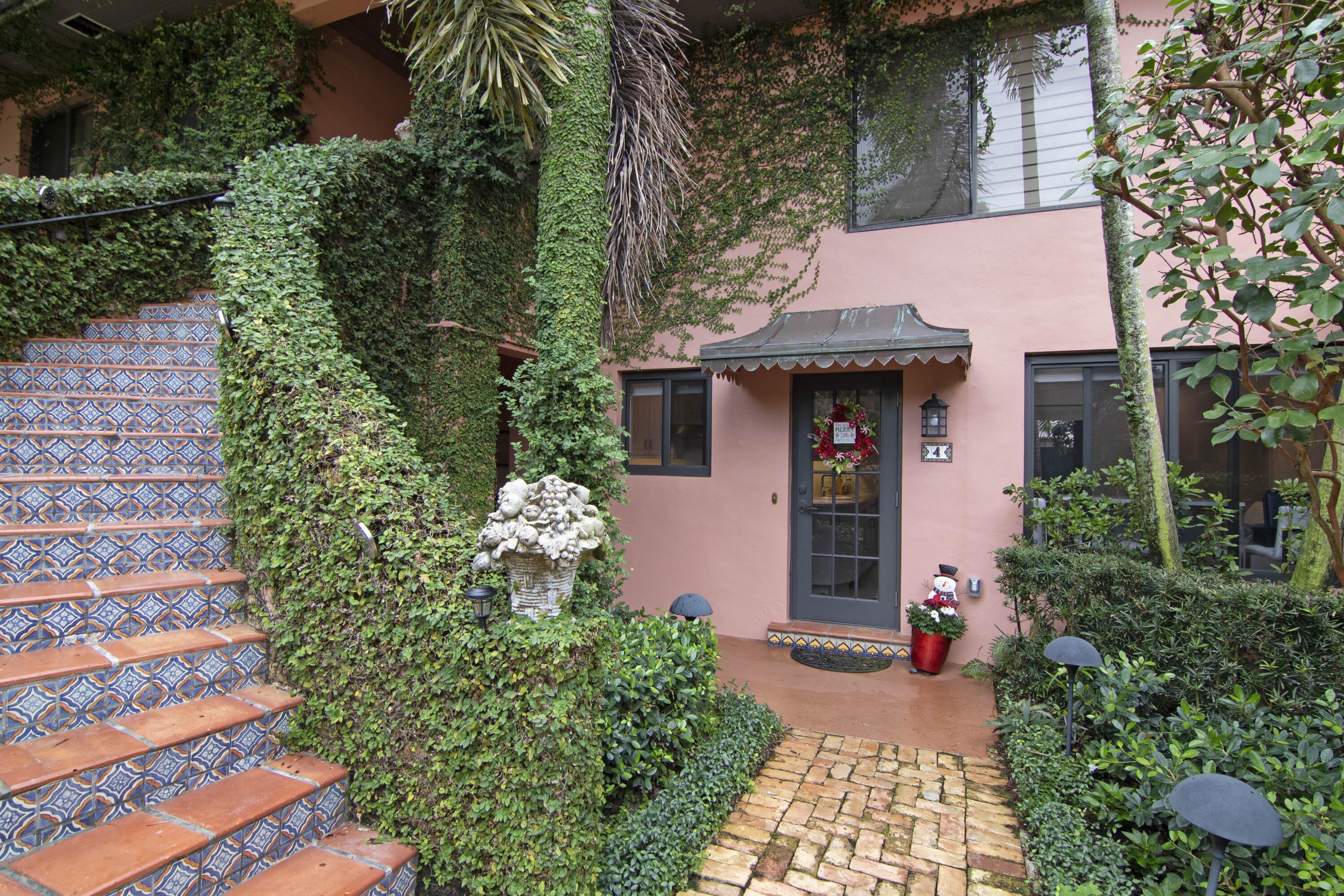 226 Chilean Avenue – photo 3