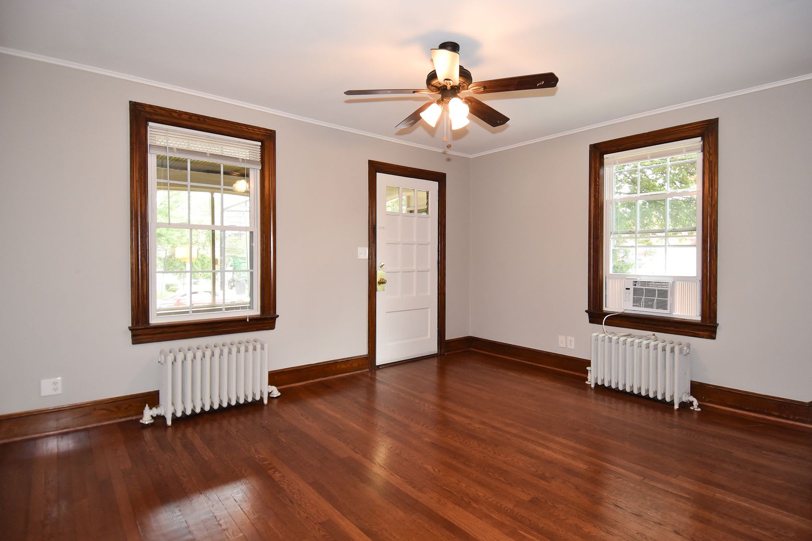 Experience The Perfect Combination Of Charm Style And Convenience In The Highly Desirable Aurora Hills Neighborhood – photo 3