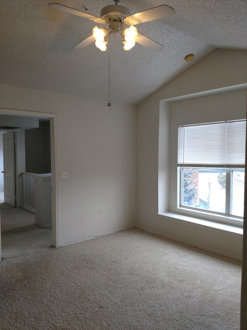 Bright Corner 3BR Condo with Garage in Superior! Available NOW! – photo 4