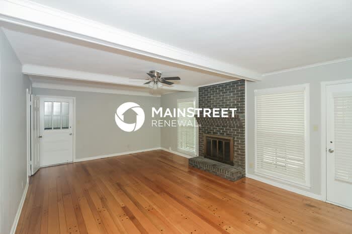5852 Foxdale Road – photo 3