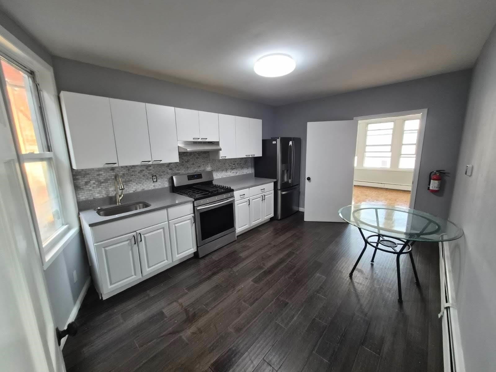 543 W Side Ave – photo 3