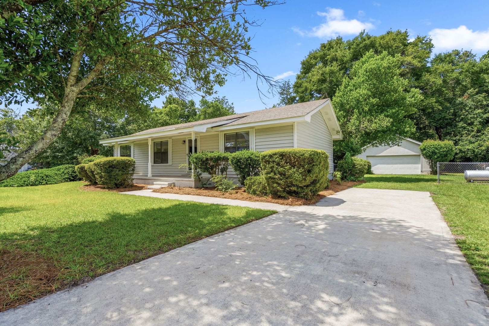 Beautifully Renovated 3-Bedroom Home with Fenced Backyard in Rincon – photo 2