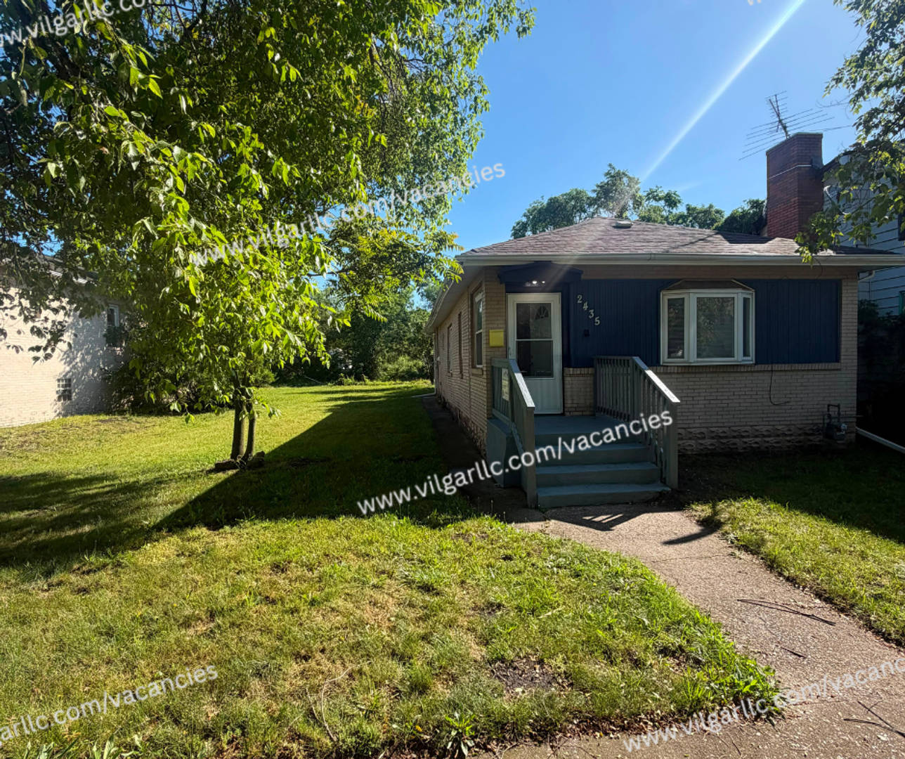 Newly Renovated 3 Bedroom 1 Bathroom Home – photo 2