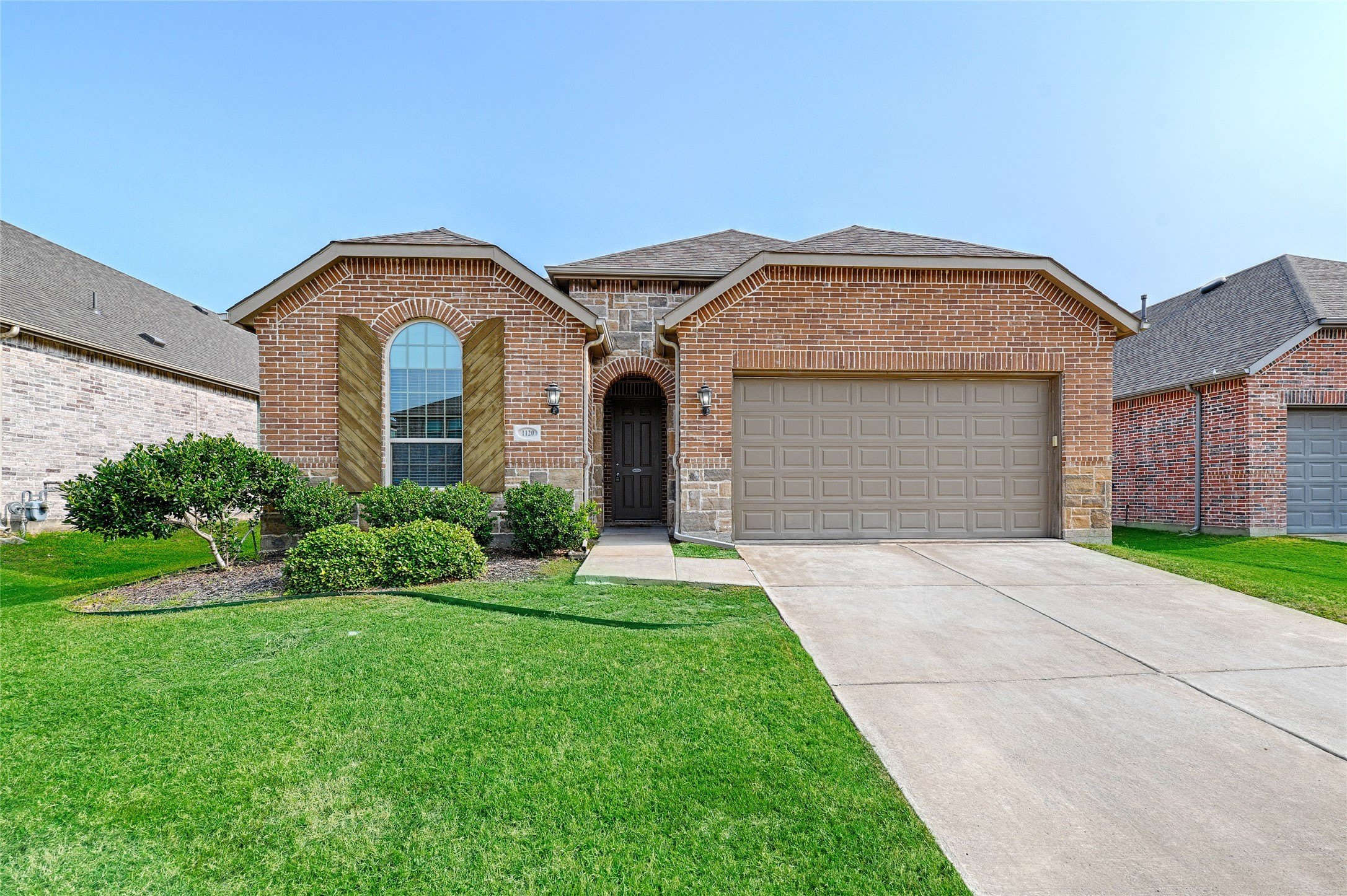 1120 Sheldon Drive – photo 1