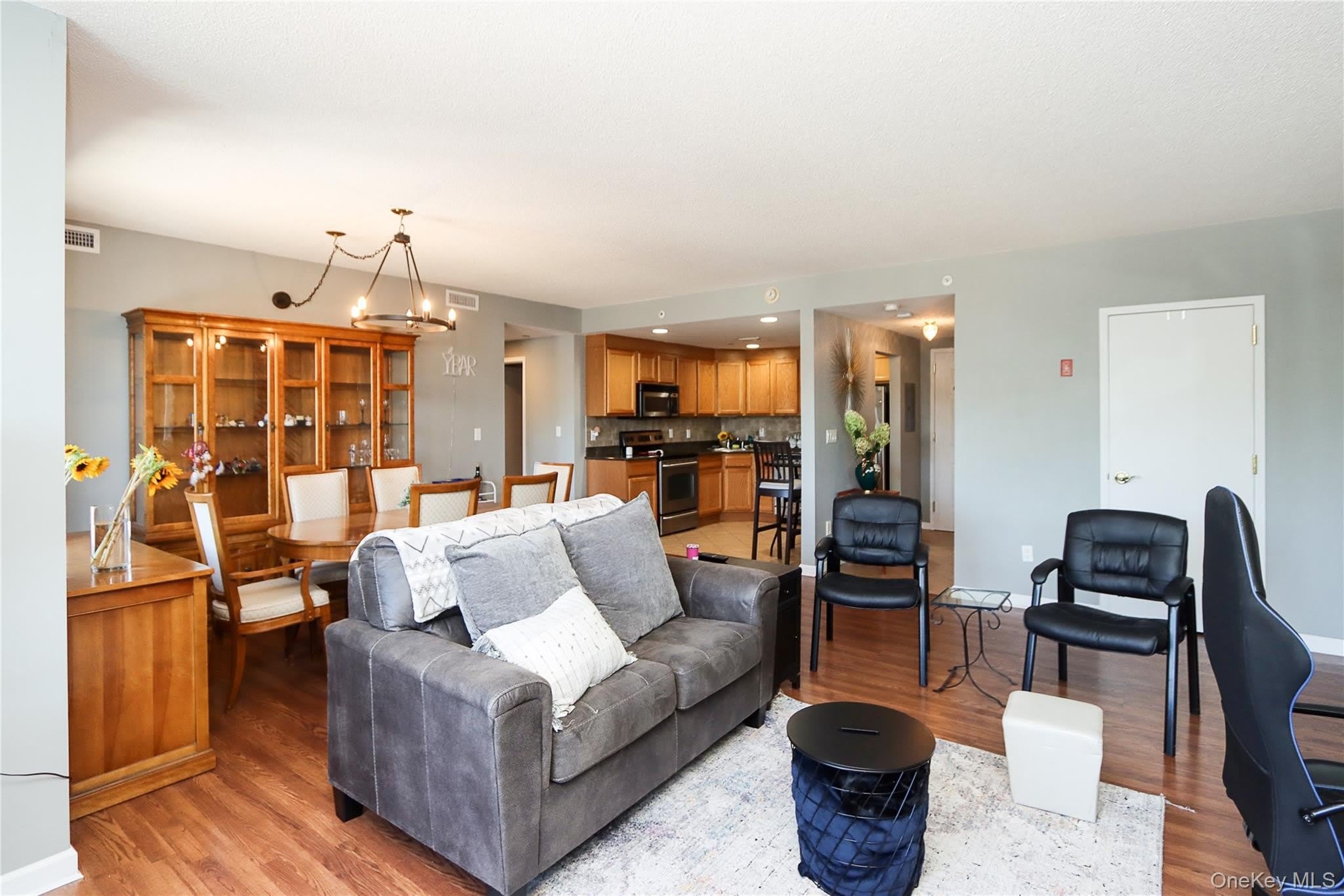 242 Maple Avenue – photo 4
