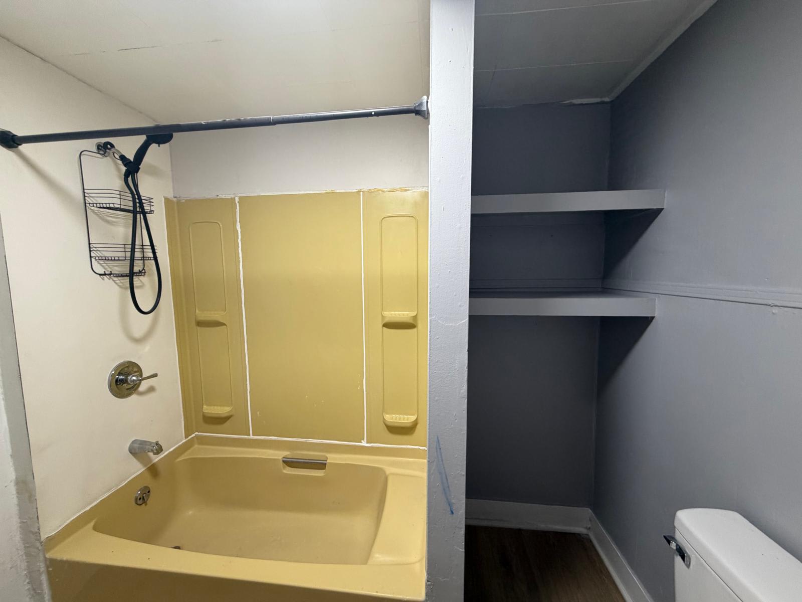 533 W Greene St – photo 5