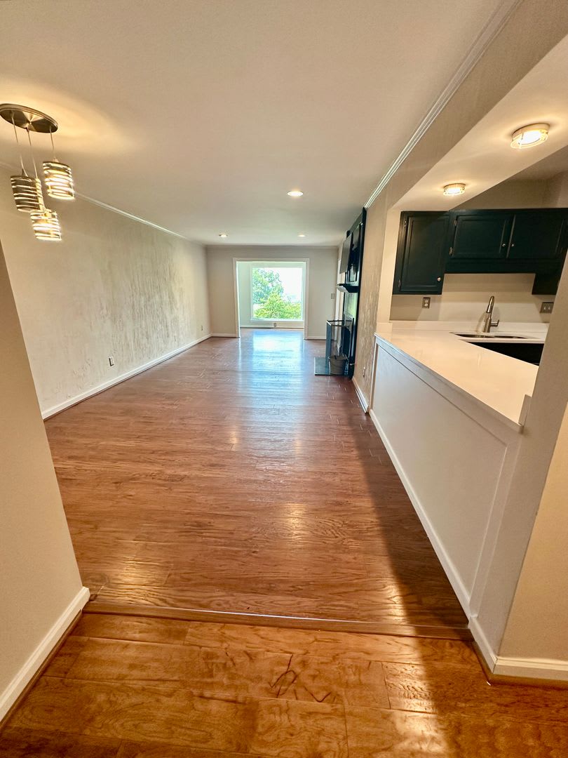 Spacious 2 Bedroom, 2 Bathroom Condominium with City Views – photo 4