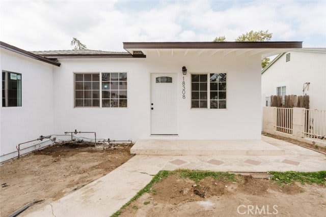 18308 Gresham Street – photo 4
