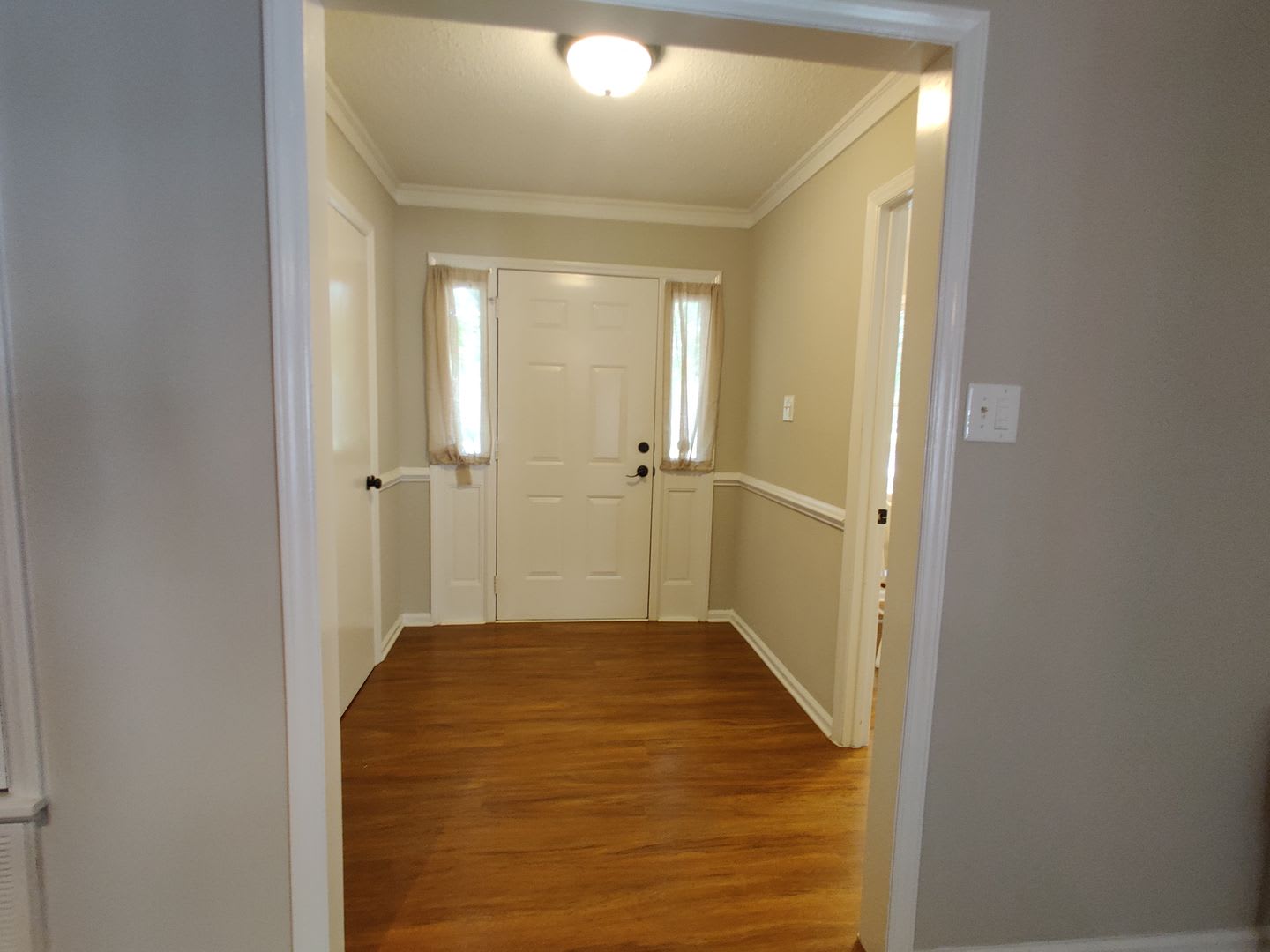 3 Bedroom Home in Chestnut Lake – photo 2