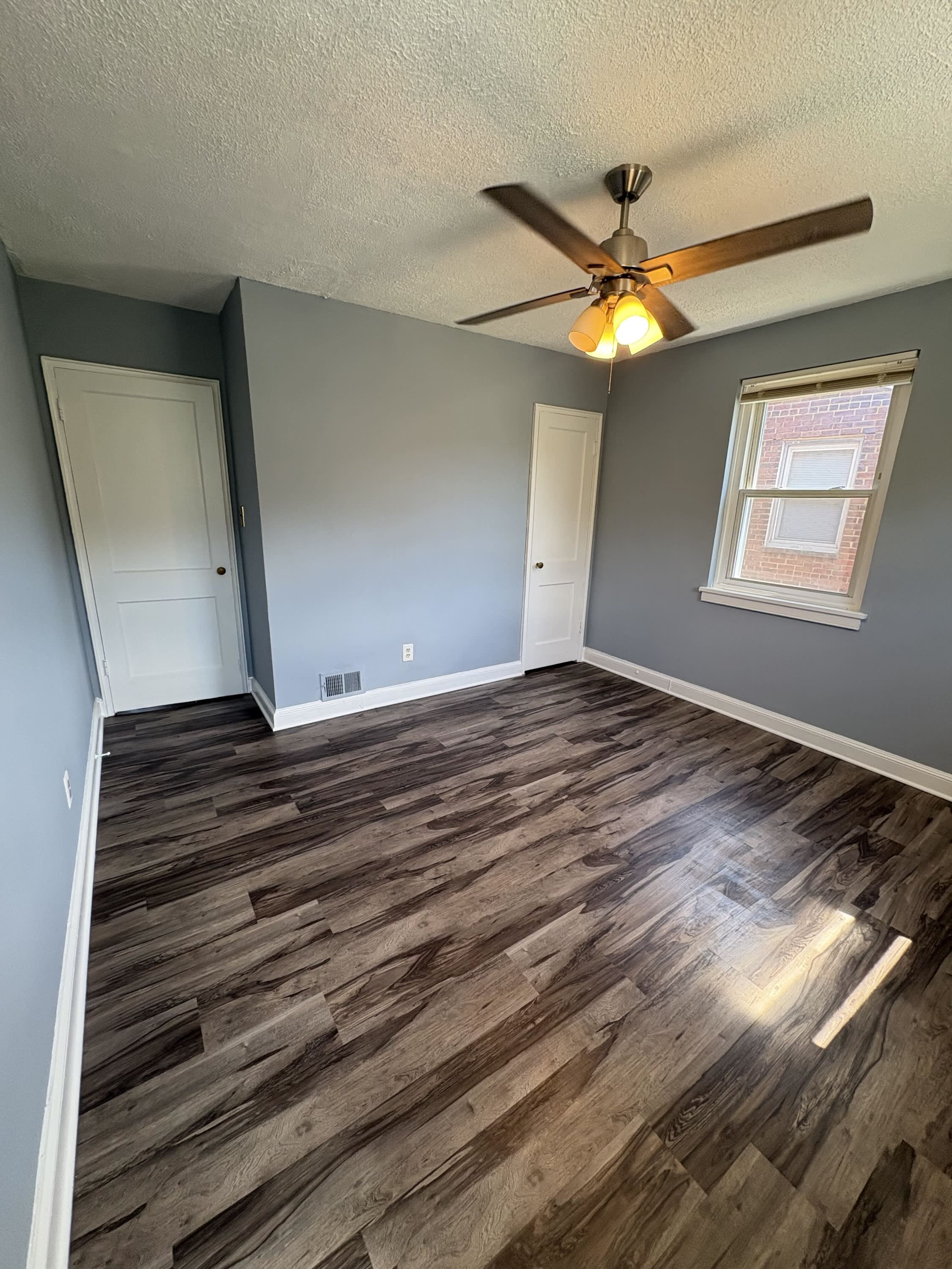 644 Burns Street Southeast – photo 2