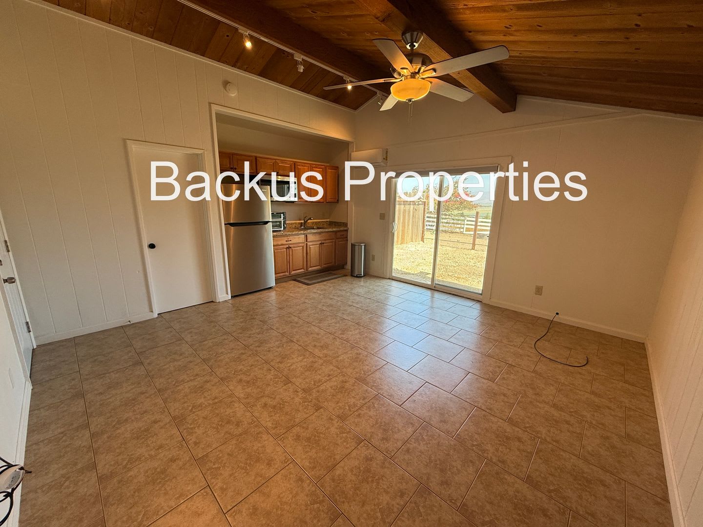 Great studio with all utilities included off of River Rd – photo 4