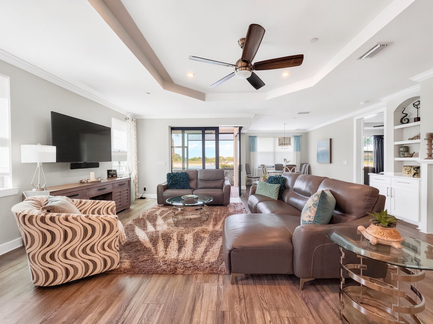 Exceptional opportunity to experience resort-style living in Esplanade Golf & Country Club – photo 3
