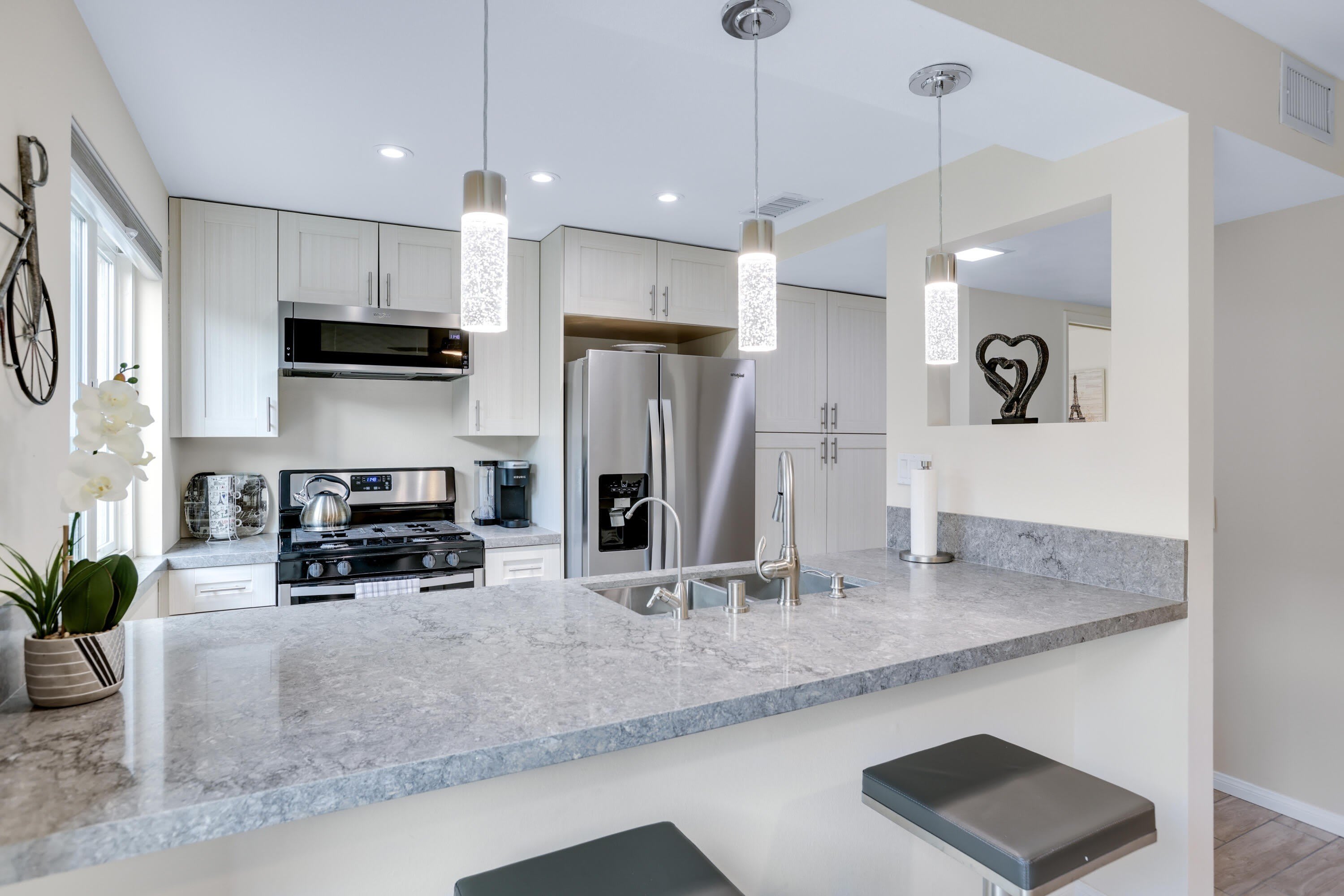 2274 N Indian Canyon Drive – photo 2