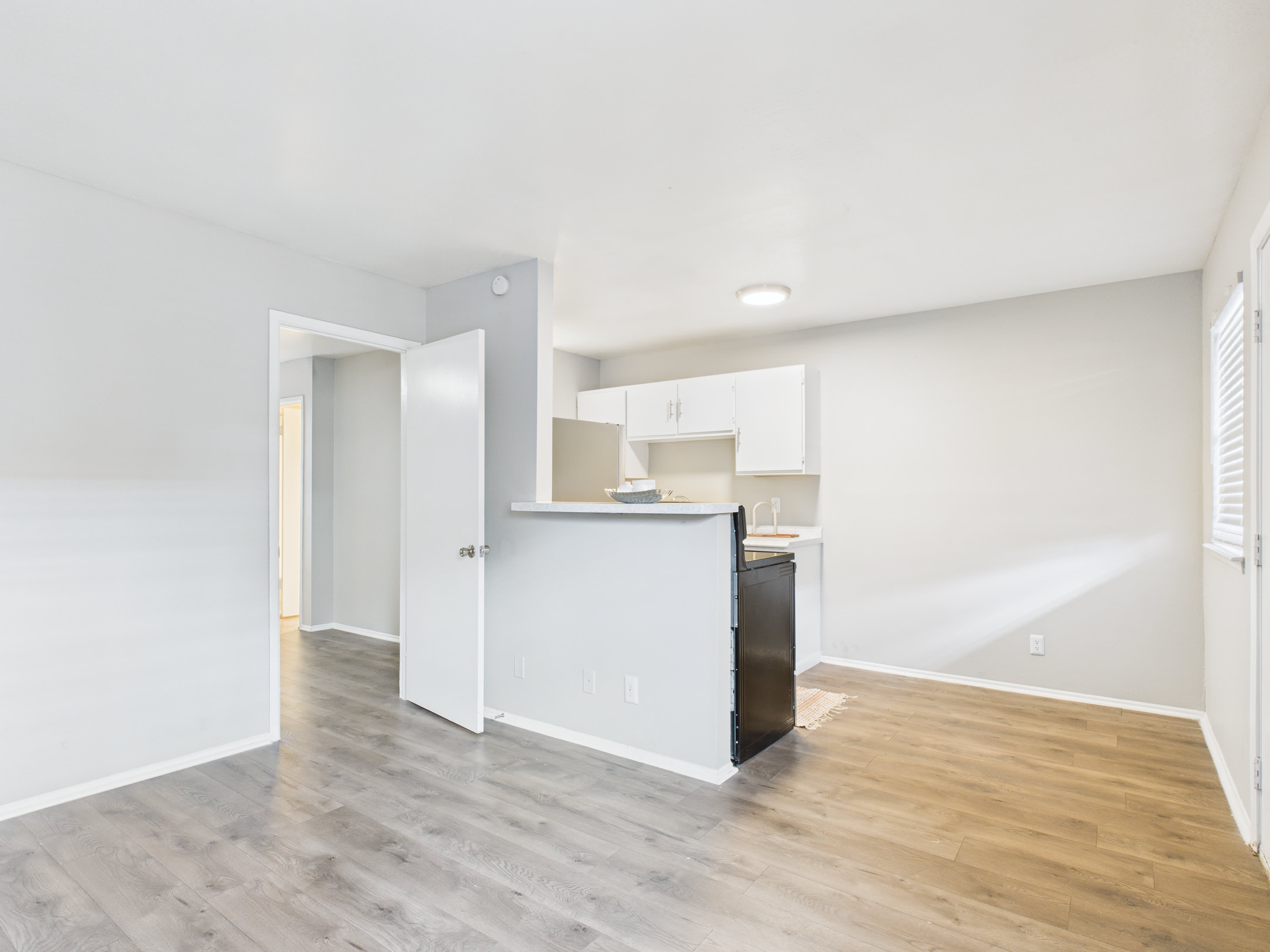 Greenway Apartments – photo 2