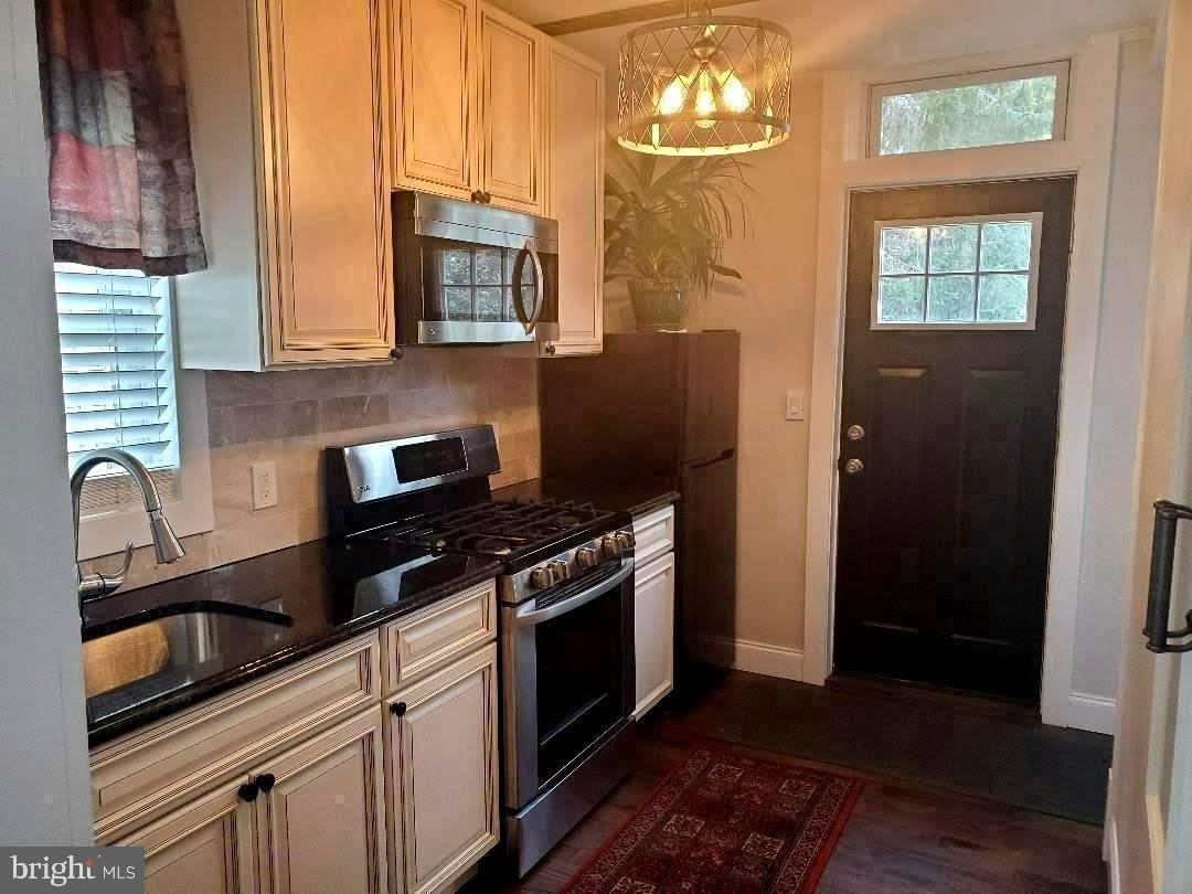 20 COLLEGE Avenue – photo 5