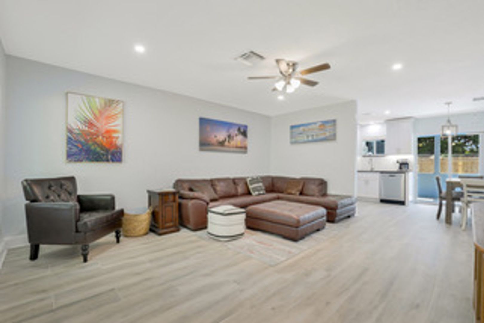 Ask About The Two Weeks Free Ready For A New Tenant On 9 1 2026 Completely Remodeled Beautiful 2 1 Unit For Annual Tenant Available Asap Starting 9 1 2024 – photo 2
