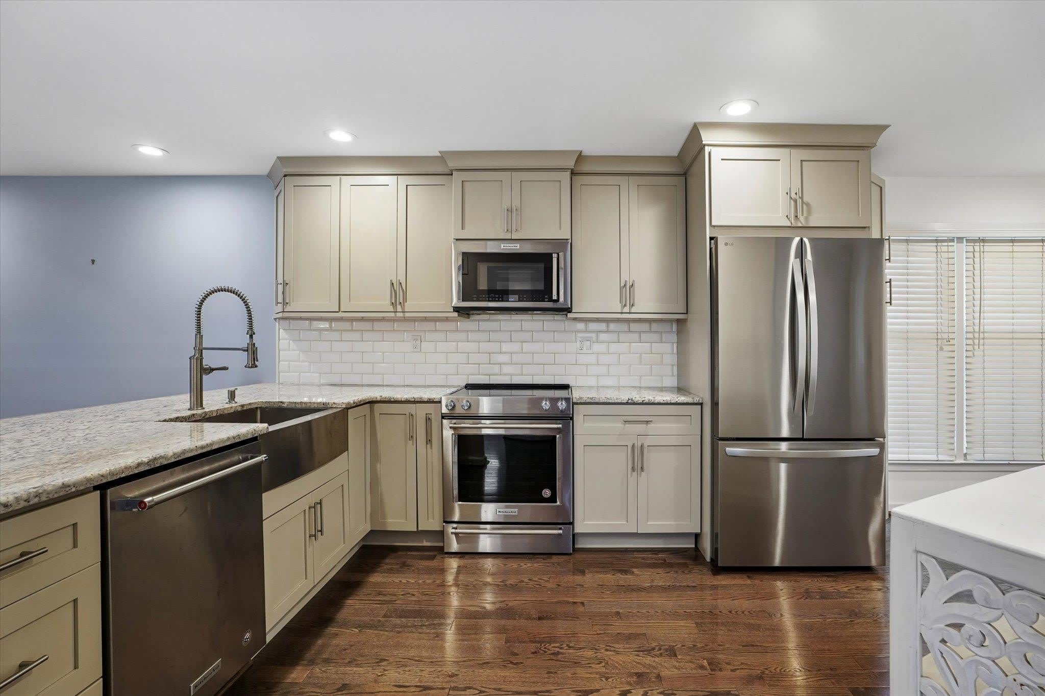 1604 COTSWALD Court – photo 2