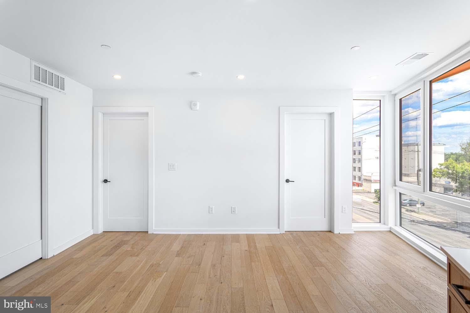 1522 RHODE Avenue NE – photo 2