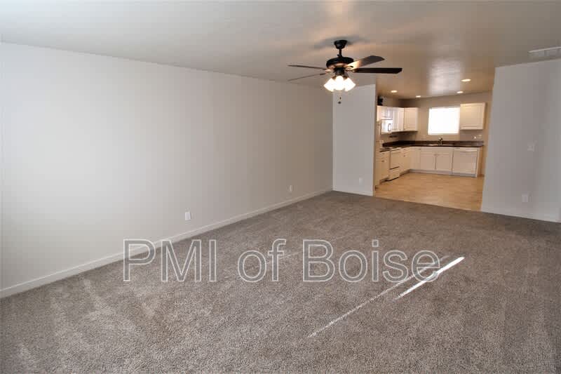 620 10th Ave S – photo 3