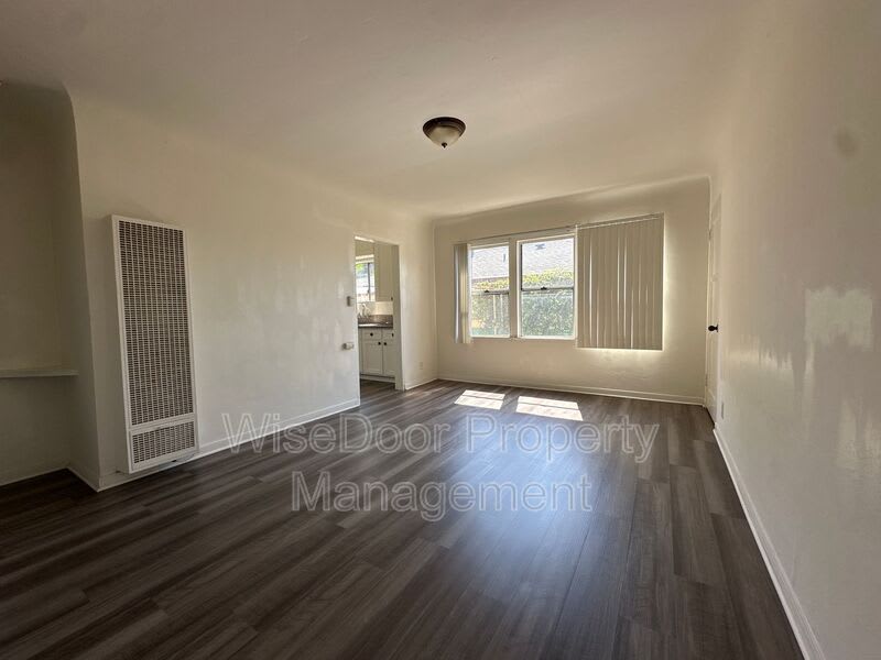 3852 1 2 City Terrace Dr – photo 4