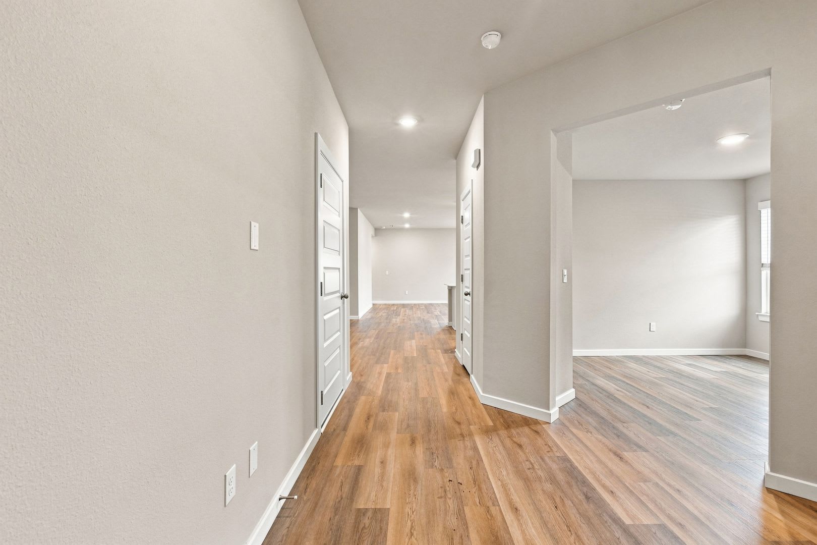 Brand New 4 Bedroom DR Horton Home! Available for Immediate Move in *BA Schools* – photo 3