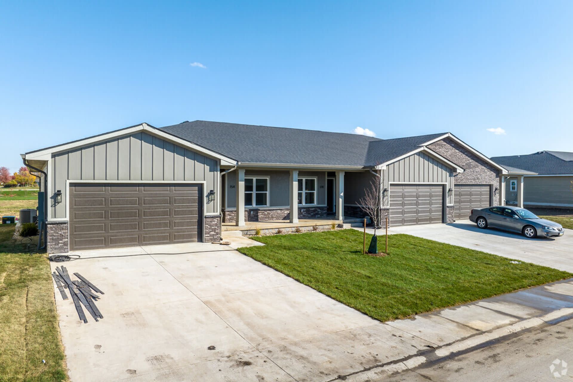 105 S. Marigold Ave. – photo 2