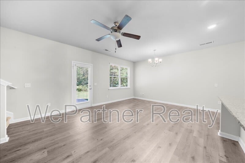 108 Peterson St NW – photo 3