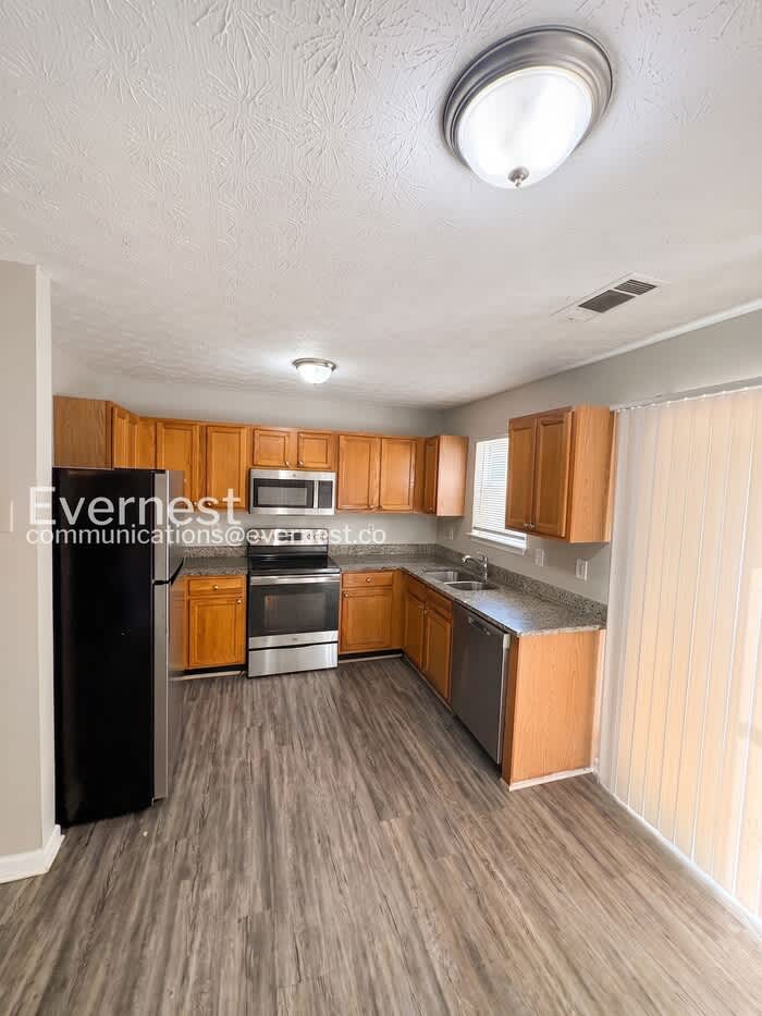 7035 Setters Way – photo 4