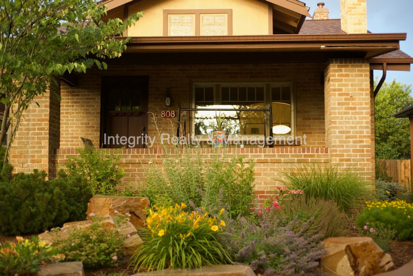 2 Bed 1 Bath 870 Sqft 808 S Grant St – photo 4