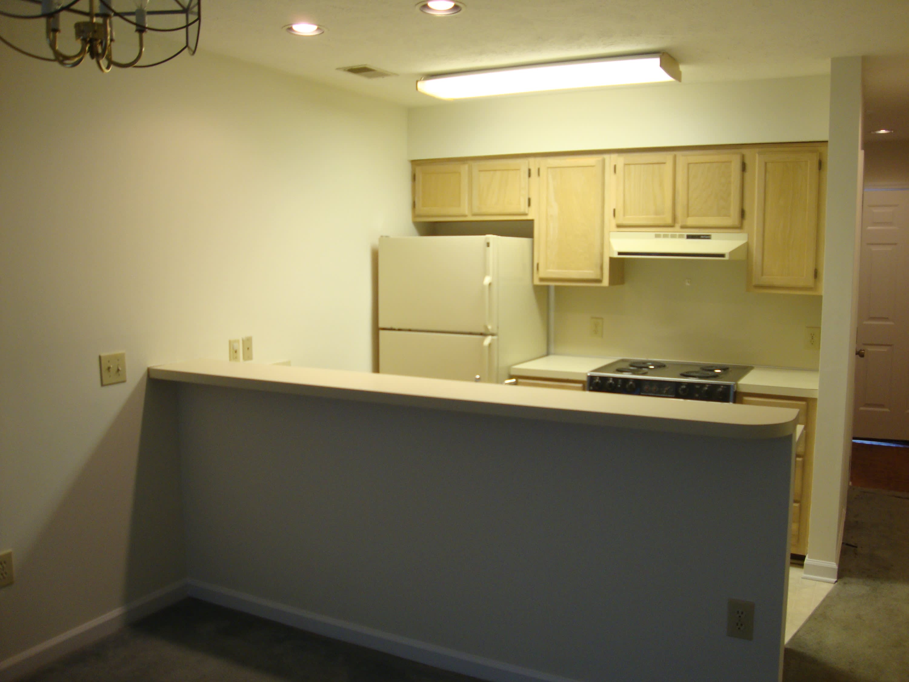 4258 Pinehurst Cr. R6 – photo 2