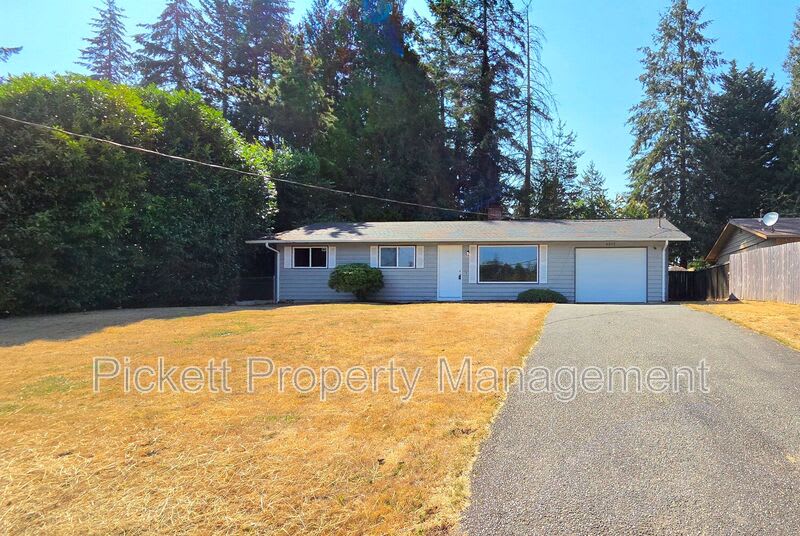 6237 Sunset Ave. NE – photo 2
