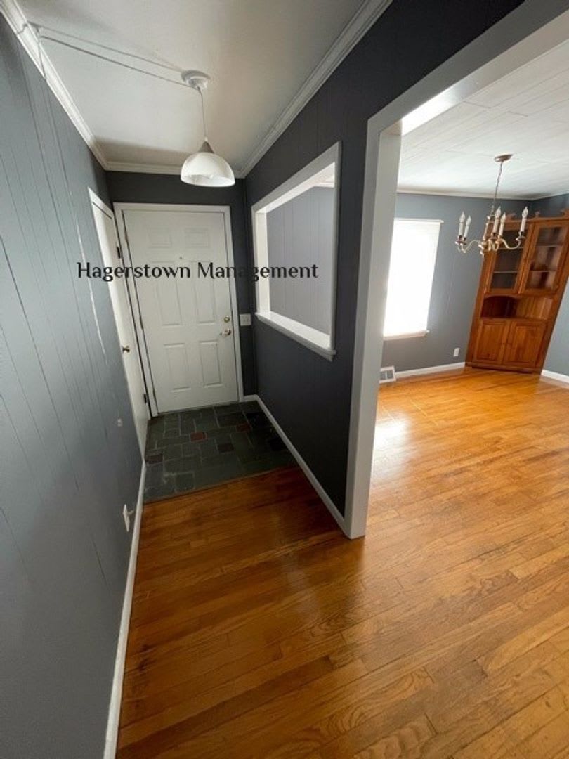 Single Family Home in Big Pool – photo 2