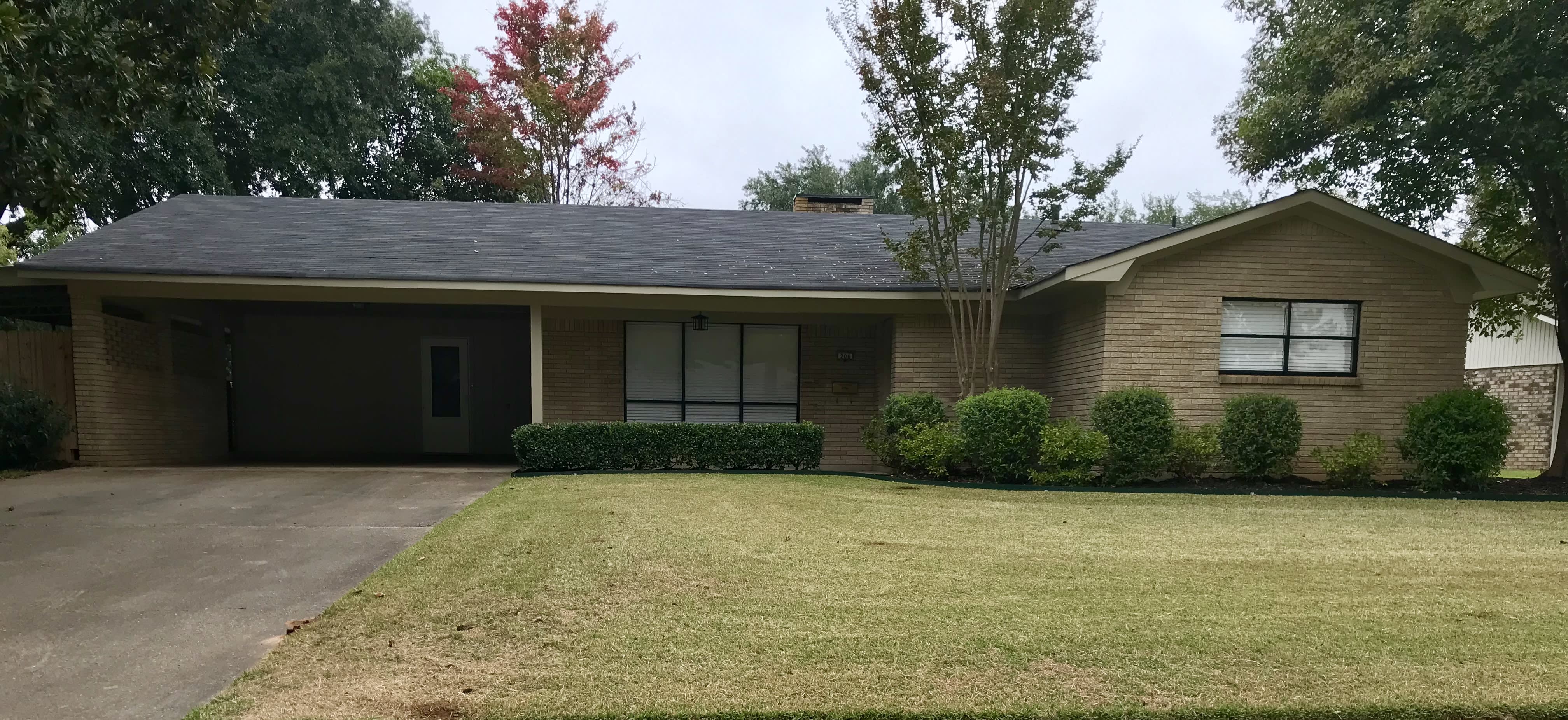 206 Rossitter St – photo 2
