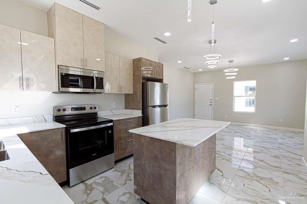 405 N Emerald Ave – photo 1