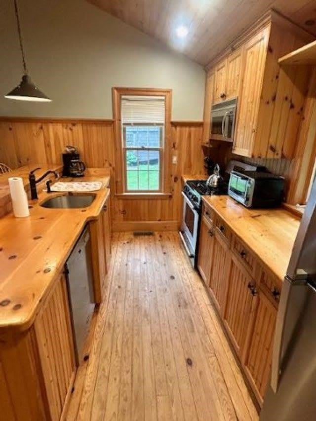 189 W Shore Road – photo 4
