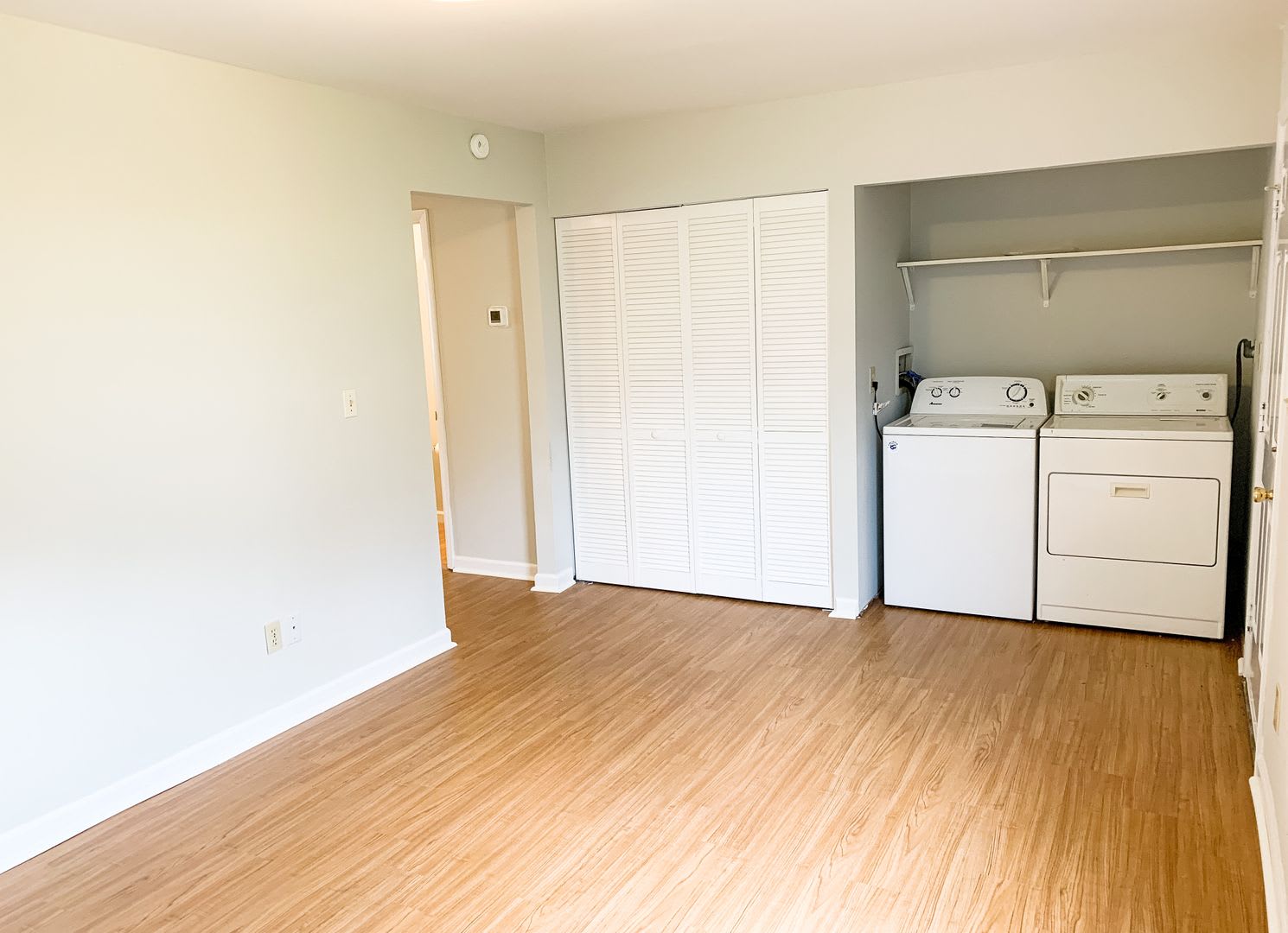 4 Bedroom 2.5 Bath Townhouse – photo 5