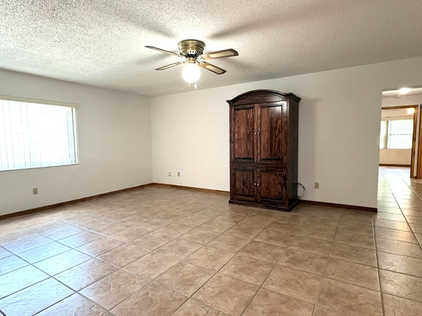 Cozy 2 Bedroom First Floor Condo! – photo 4
