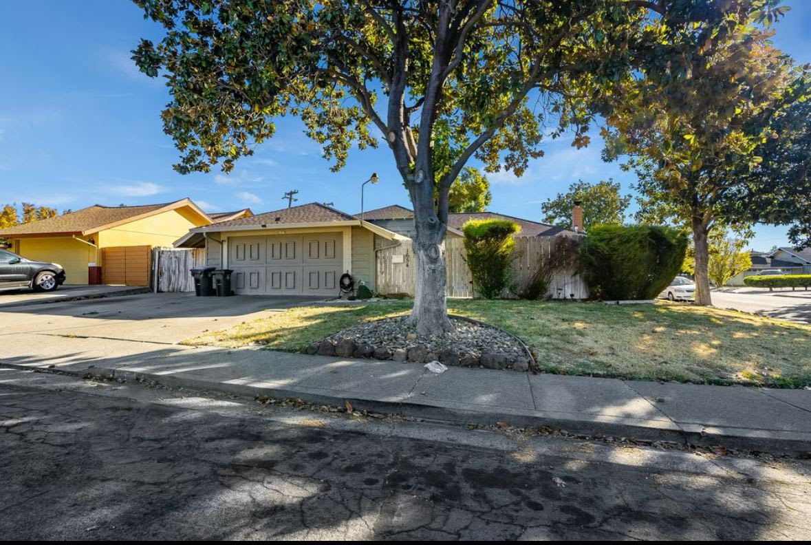 1654 Hemlock Street – photo 1