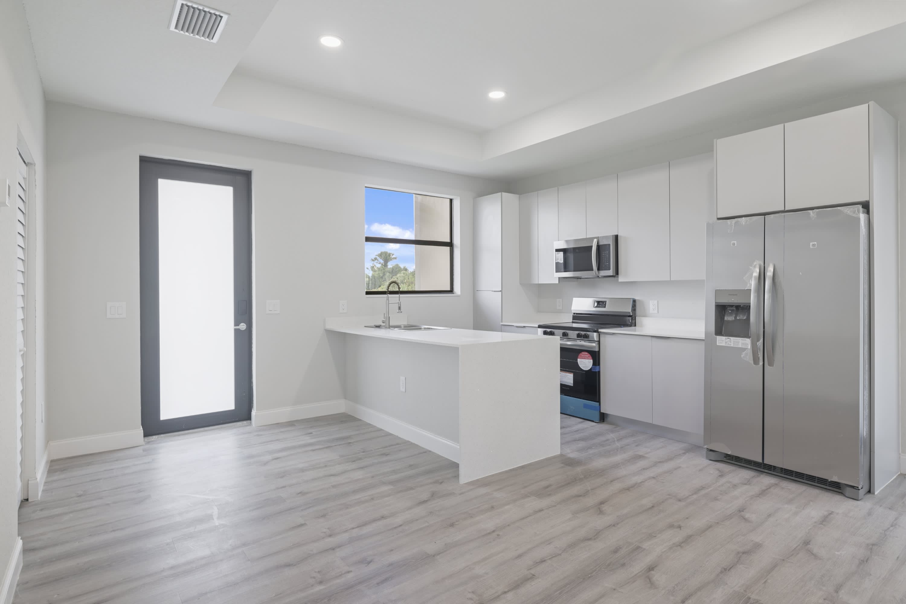 3216 53rd Street West – photo 2