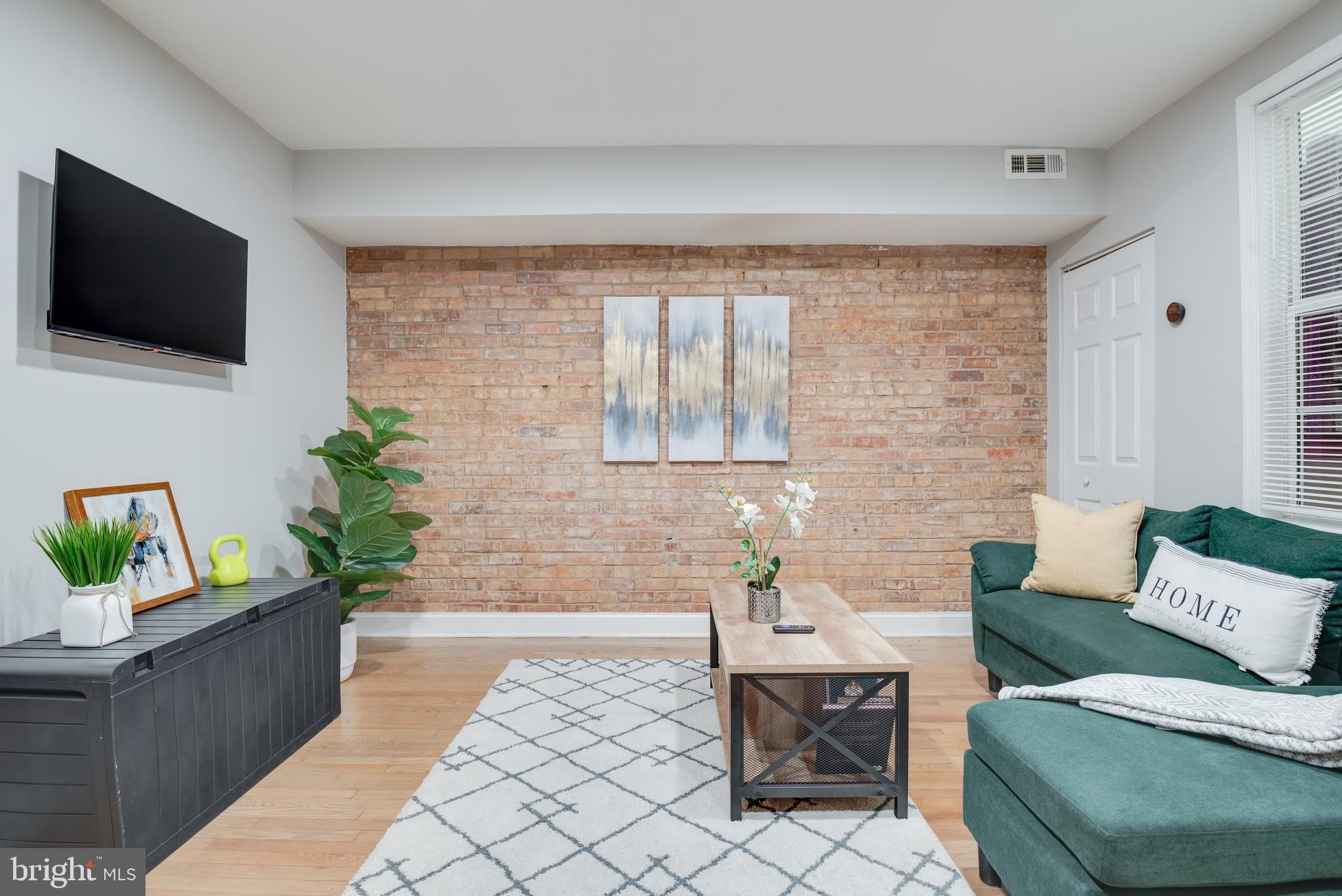 1255 RAUM Street NE – photo 3