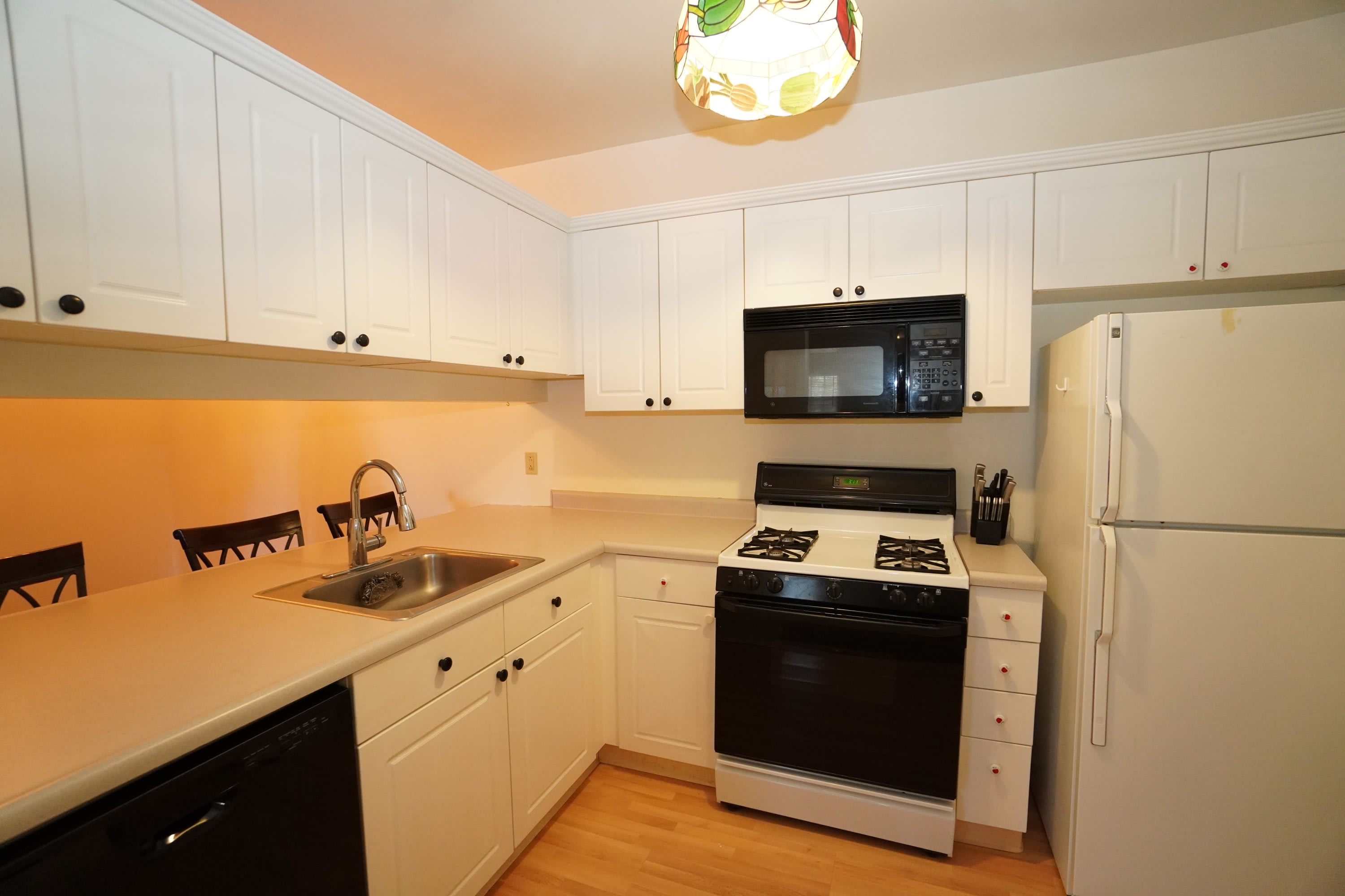 2445 Old Greentree Road 1 – photo 3