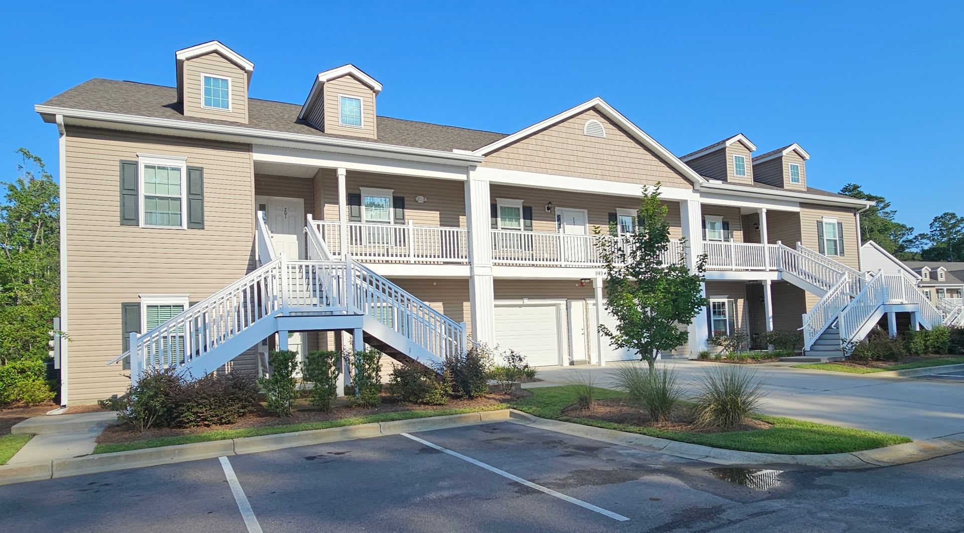 Beautiful 3-Bedroom Condo in Murrells Inlet with Upgraded Kitchen, Screened Porch & Pool – photo 2