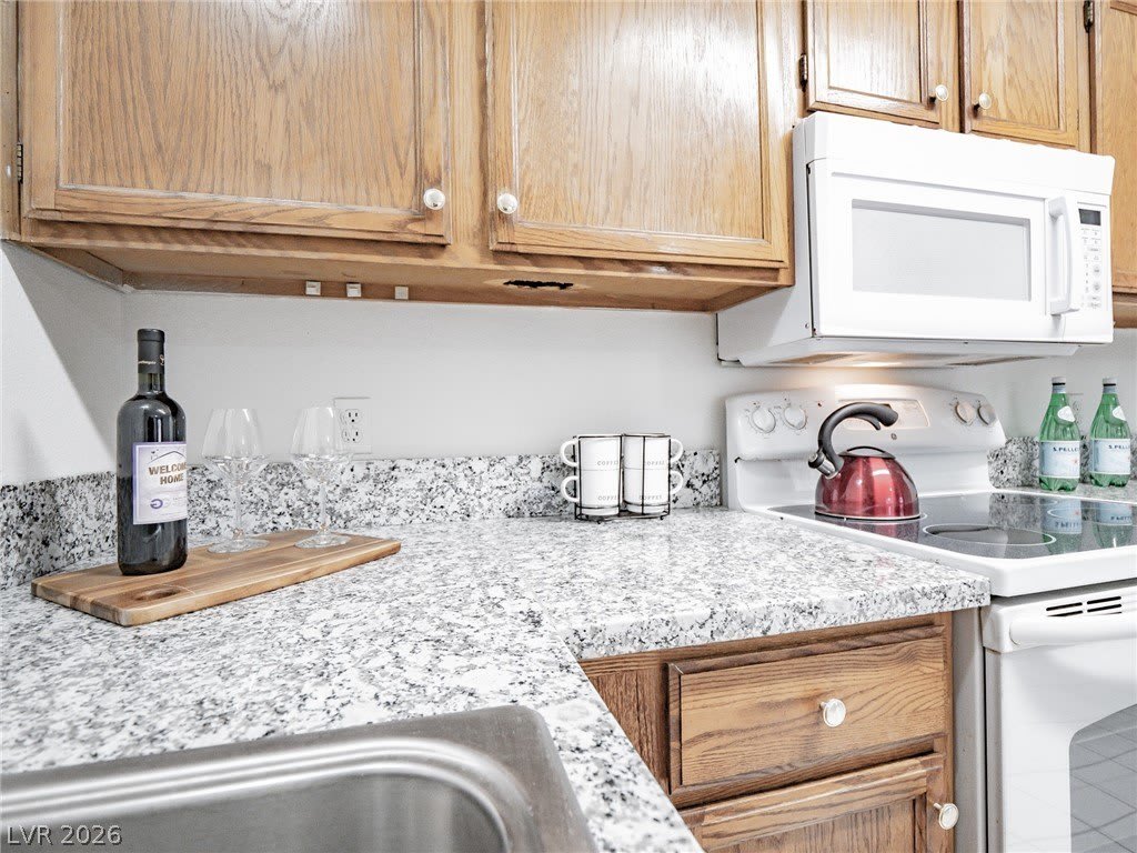 825 Hedge Way – photo 4