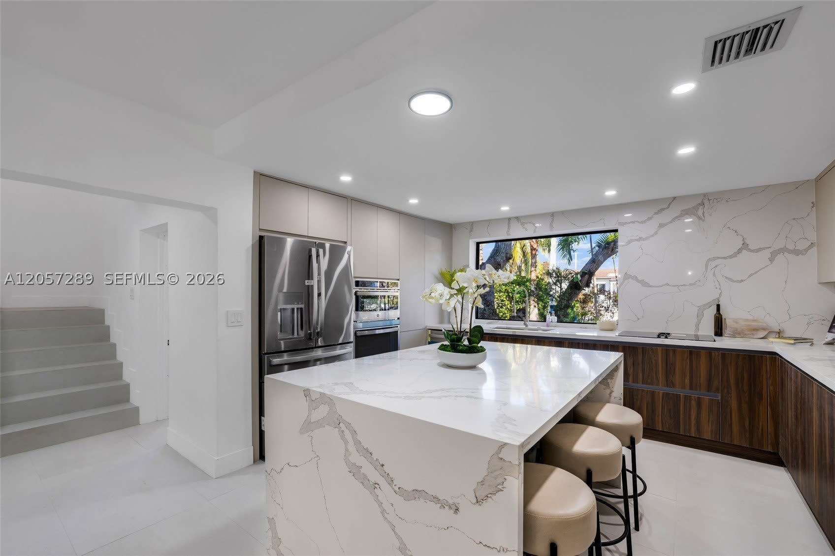 210 NE 107th St – photo 3