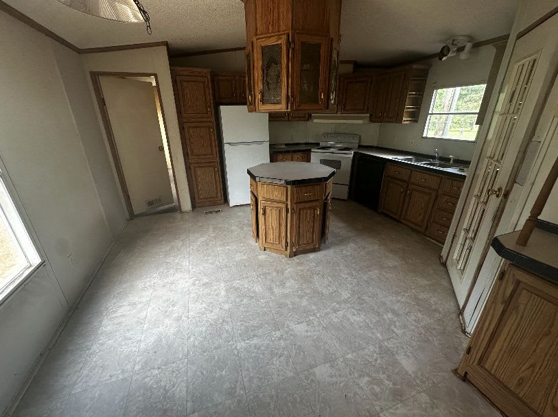 126 Clements Road – photo 3