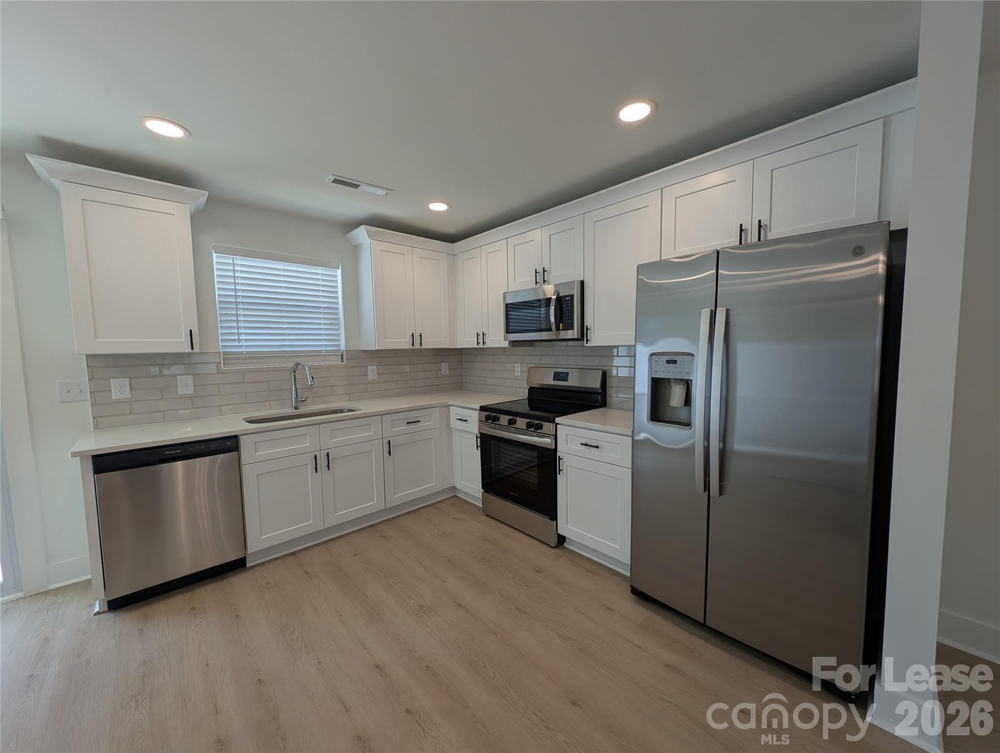 1415 Arden Avenue – photo 2