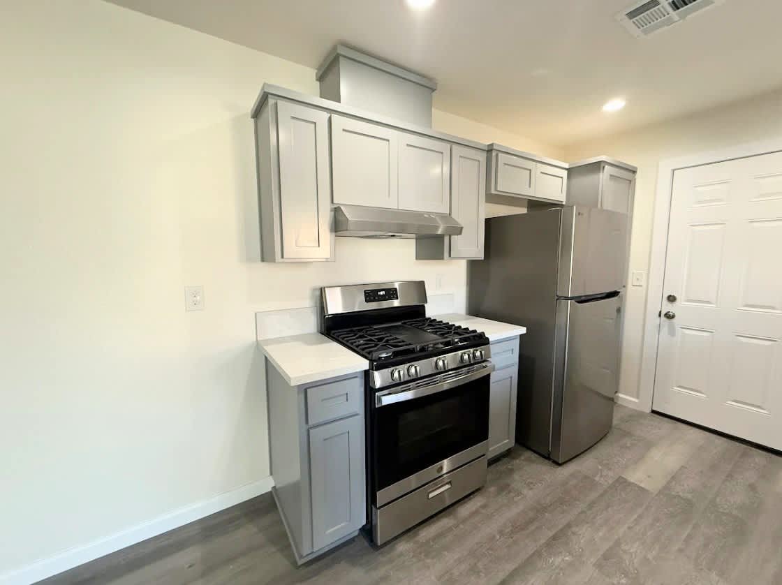 1422 Lansing St – photo 4