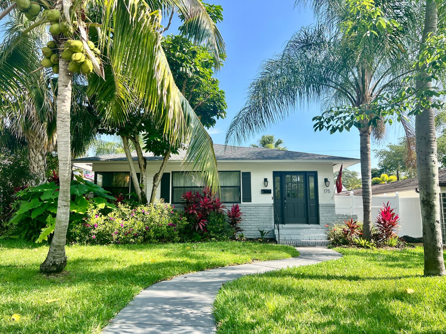 Fully Furnished Utilities Included 2 2 Old Ne Bungalow Lease Term Through December 2026 – photo 1